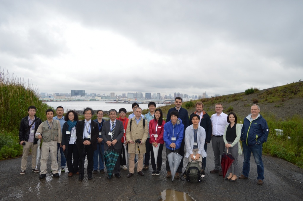 Делегация ТГУ вместе с японскими коллегами на экскурсии по искусственным островам.