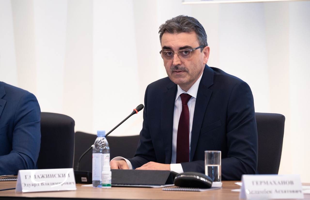 Эдуард Галажинский