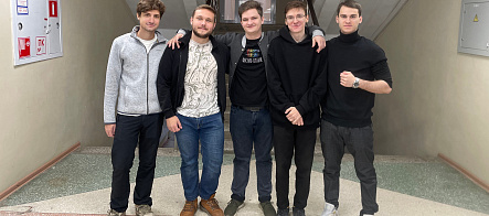 Команда РФФ ТГУ выступит в финале хакатона «Квантовый МИР/Э/АТОМ»