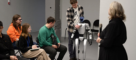 НЦМУ, костный цемент и центр робототехники: ФТФ ТГУ подвел итоги года